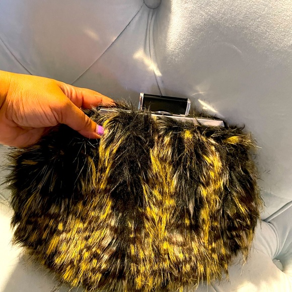 BCBG animal faux fur clutch. Brand new‼️ - Picture 6 of 6